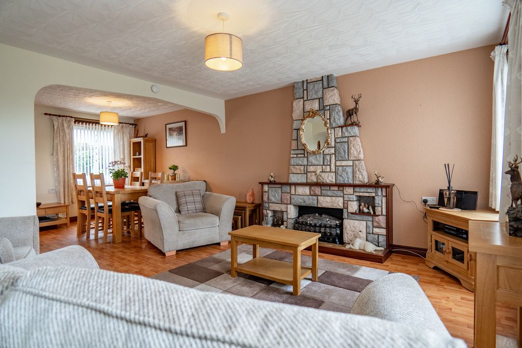 Property photo 3 of 38