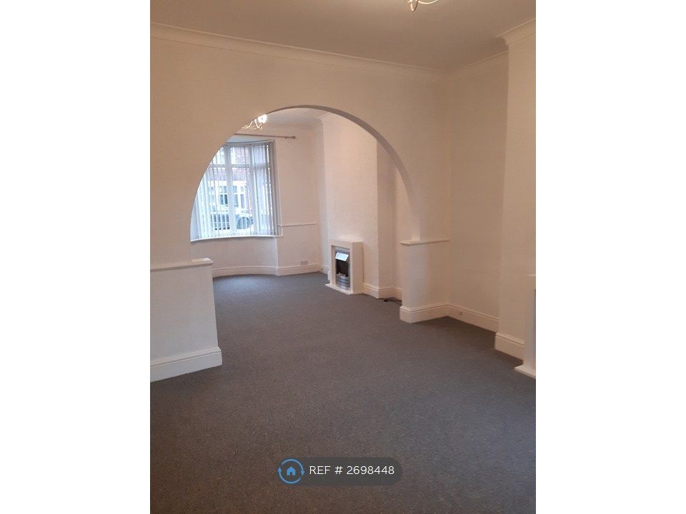 Property photo 2 of 20 Lounge