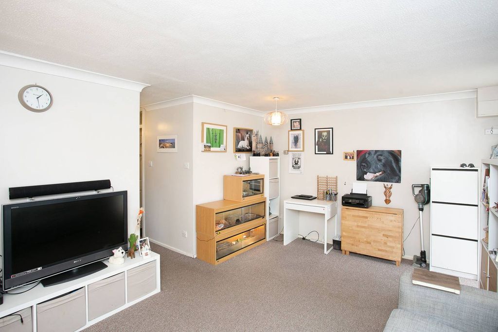 Property photo 3 of 12