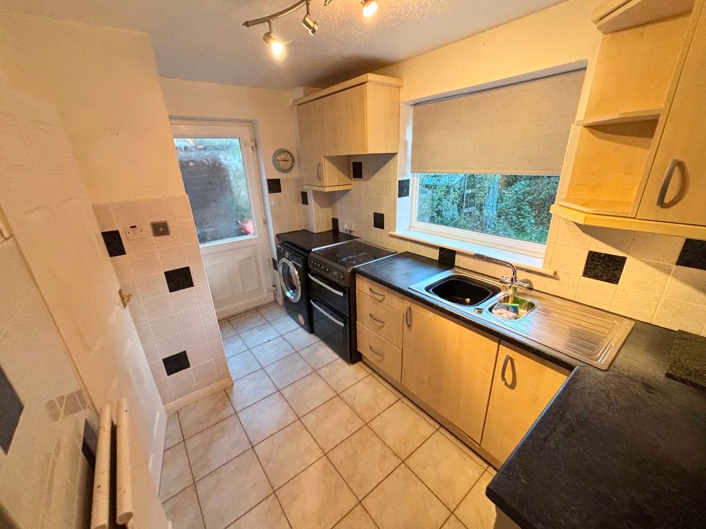 Property photo 3 of 34