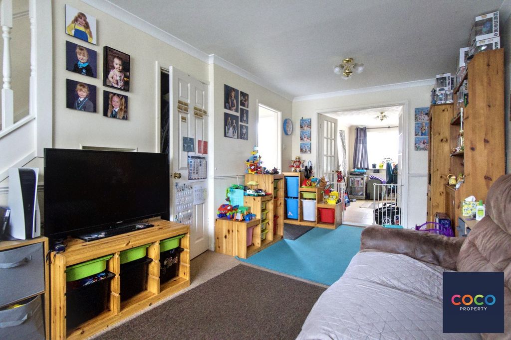 Property photo 3 of 12 5704723