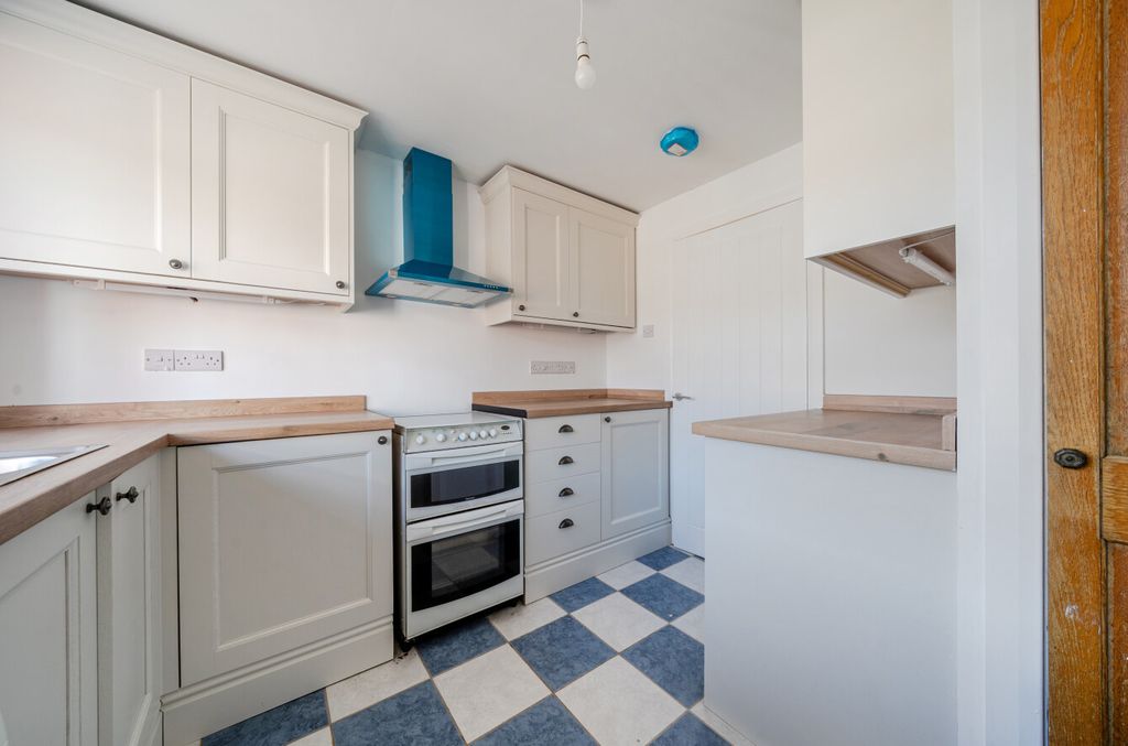 Property photo 2 of 21 1436994-18-69cc22...