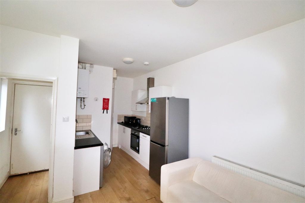 Property photo 1 of 8 Walsgrave Road 33 Flat 2 2509 (3).Jpg