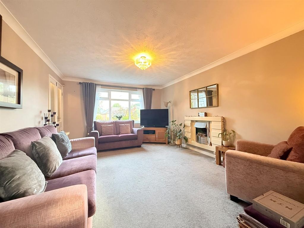 Property photo 2 of 20 18 St Christopher.Jpg