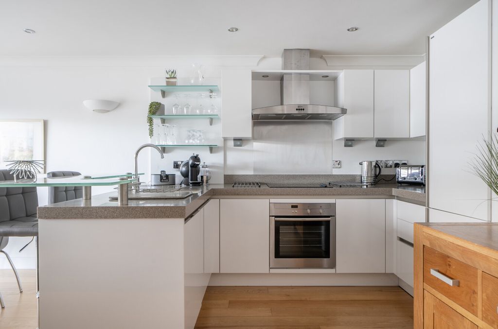 Property photo 2 of 18 1408240-16-69822B...