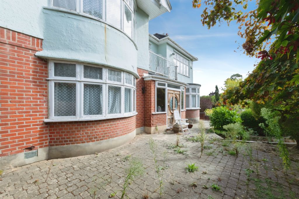 Property photo 3 of 23
