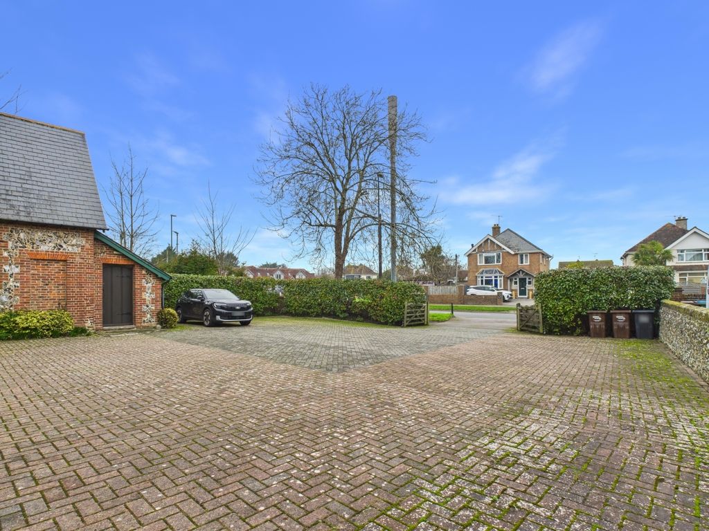 Property photo 2 of 17 Photo 13