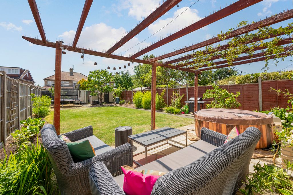 Property photo 1 of 25 Rear Garden
