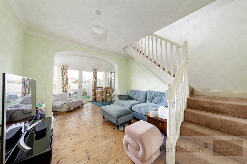 Property photo 3 of 18 Picture 3