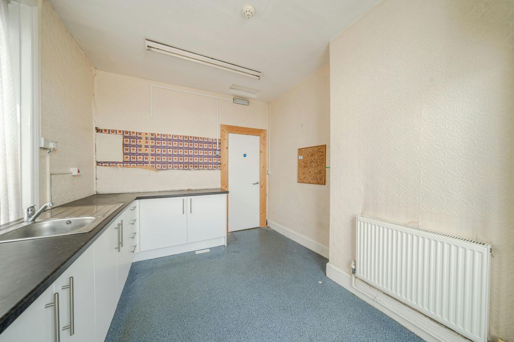 Property photo 2 of 6 1501003-4-6A71F6129B167.Jpg