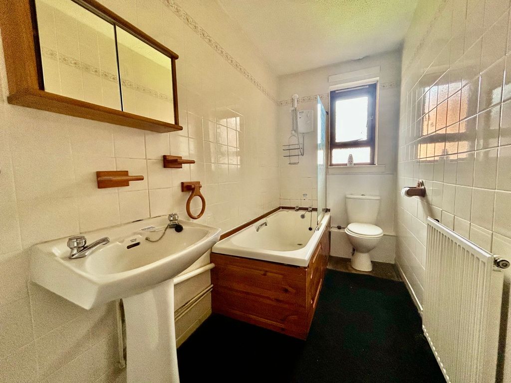 Property photo 3 of 4