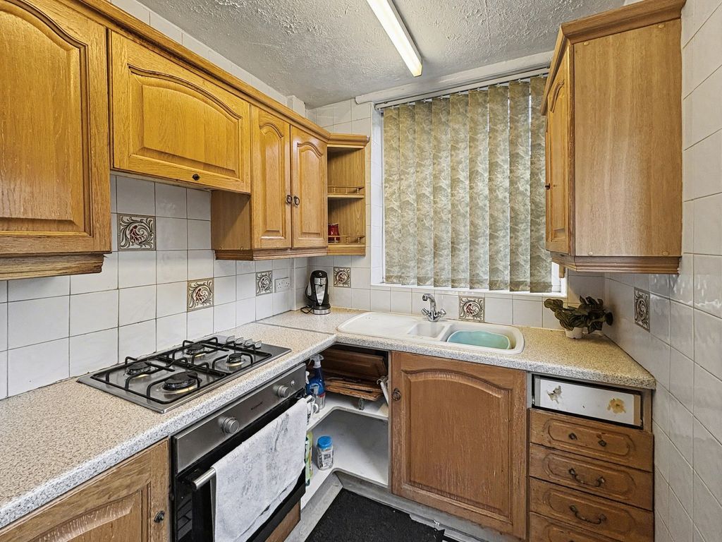 Property photo 2 of 18