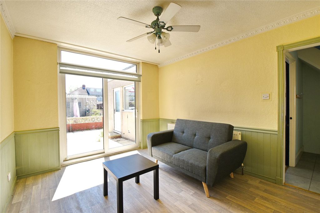 Property photo 3 of 8 Picture No. 16