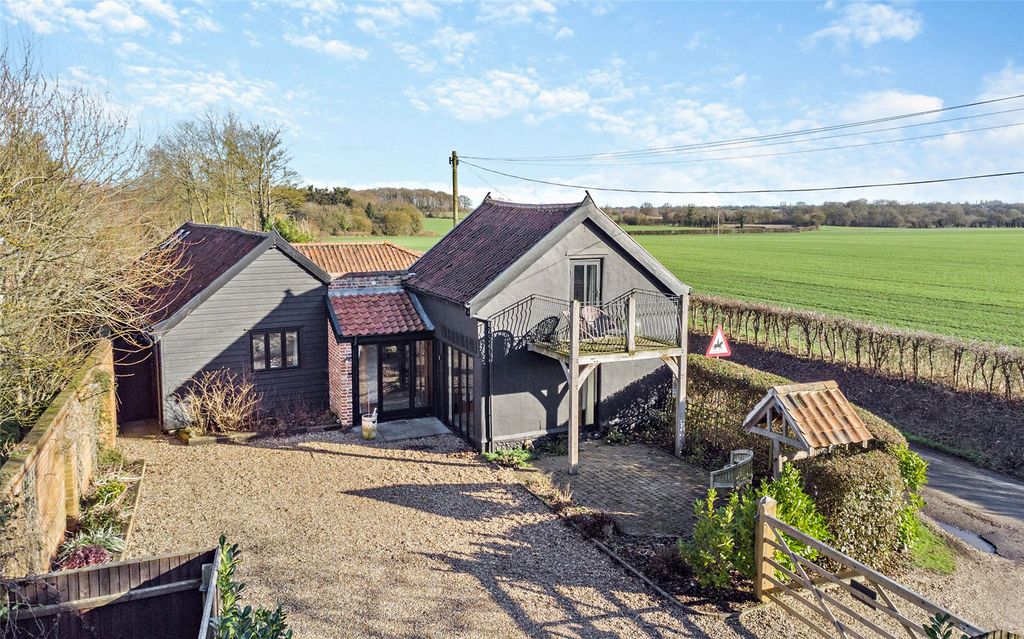 Property photo 1 of 28 Hargate Farm Barn