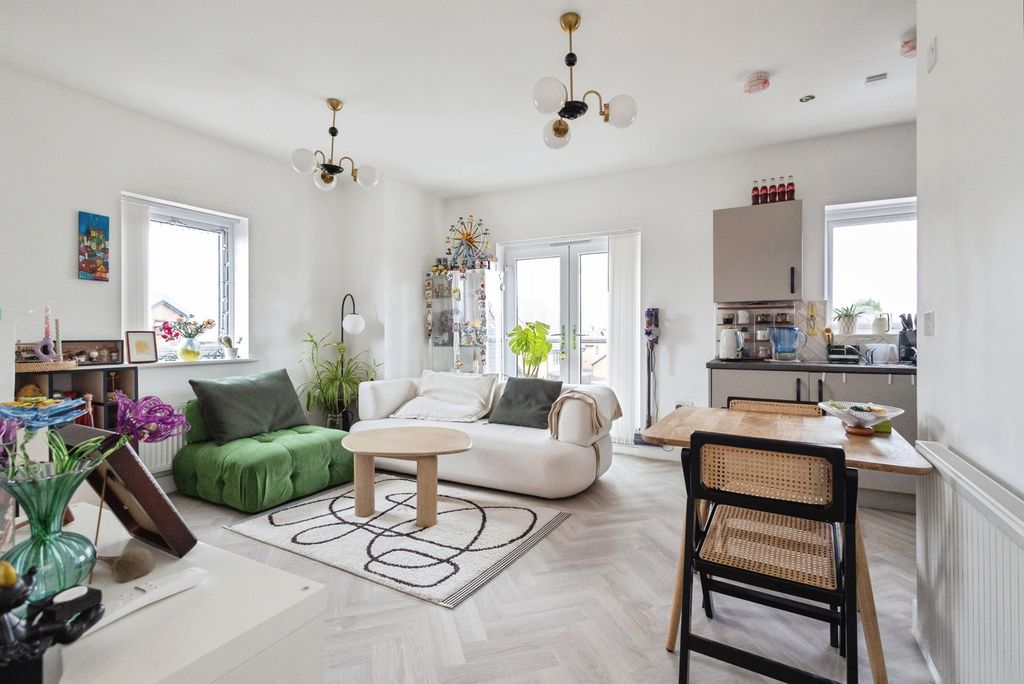 Property photo 2 of 14 Pbox-Img.Jpg