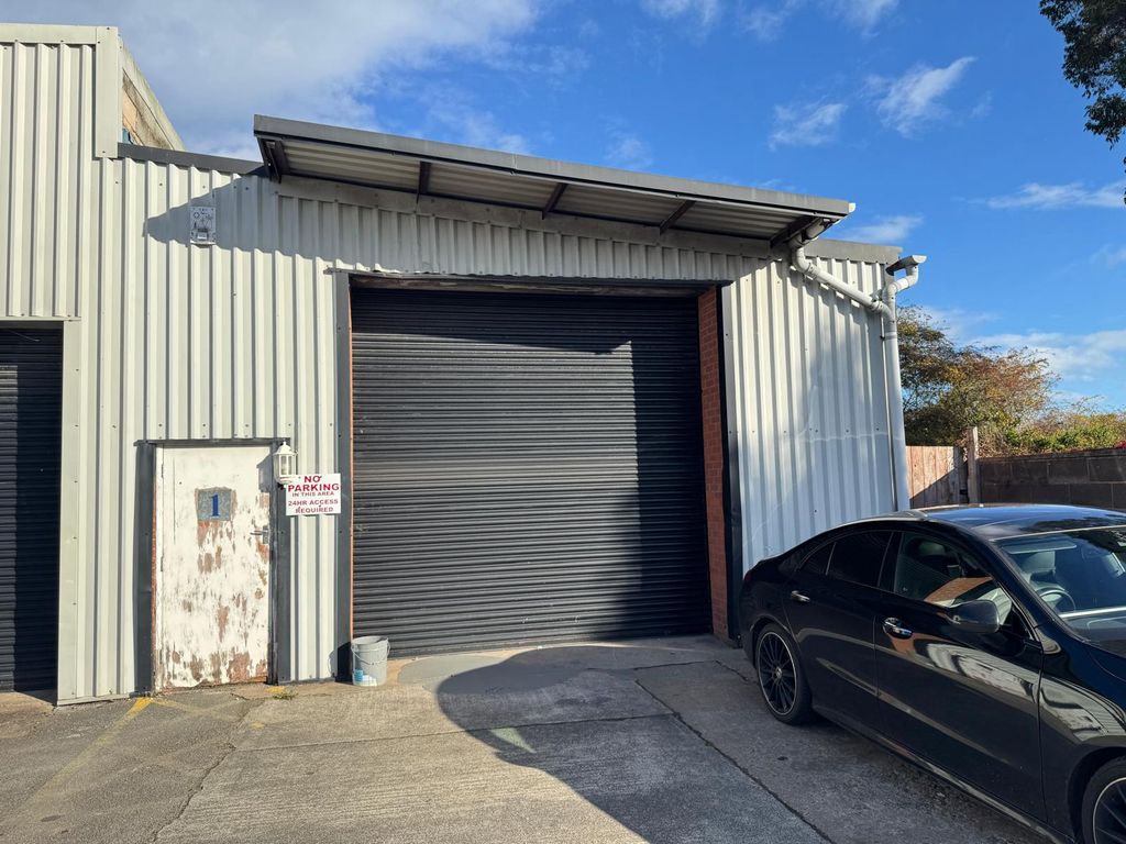 Property photo 1 of 4 Photo 4