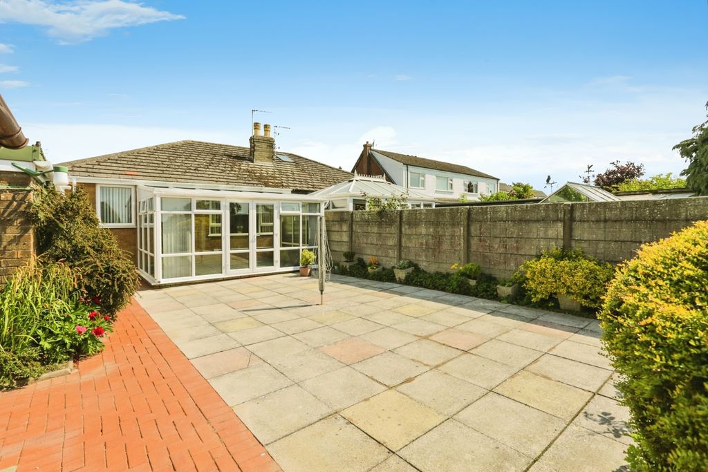 Property photo 2 of 17 Photo