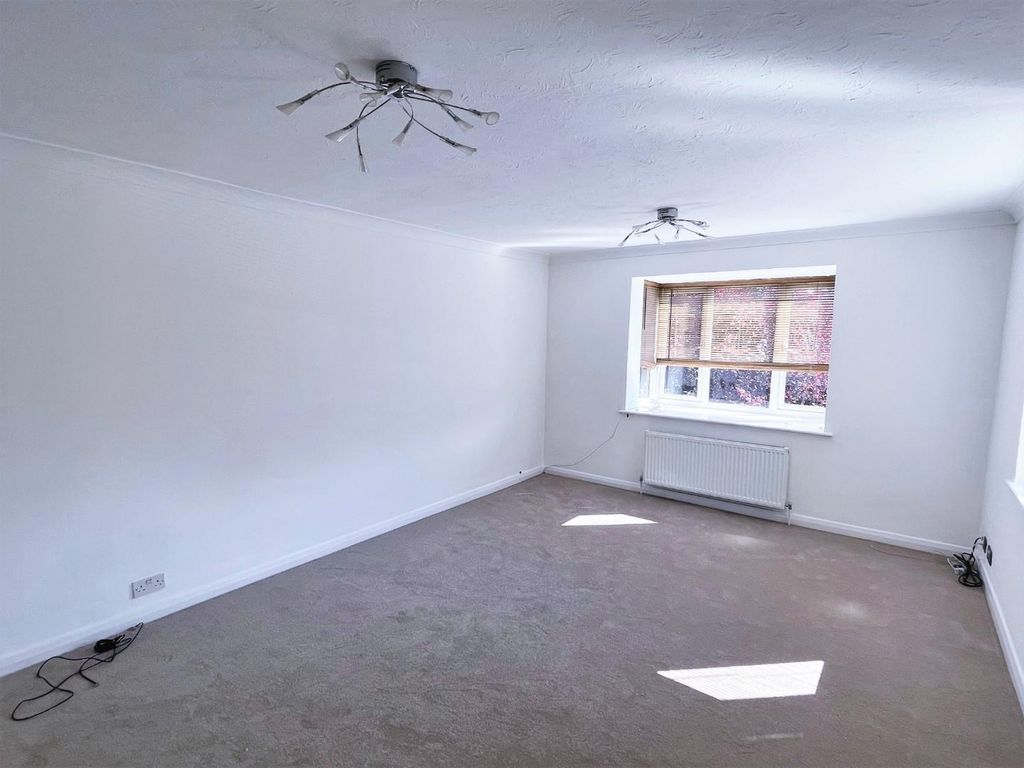 Property photo 3 of 12 6.Jpg