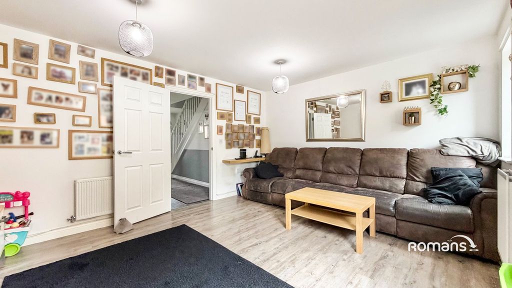 Property photo 3 of 11 Picture No. 12