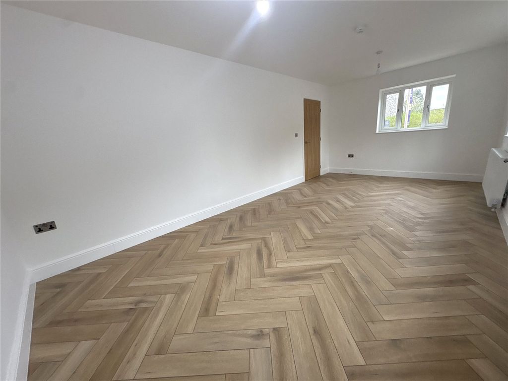 Property photo 3 of 21 Living Room