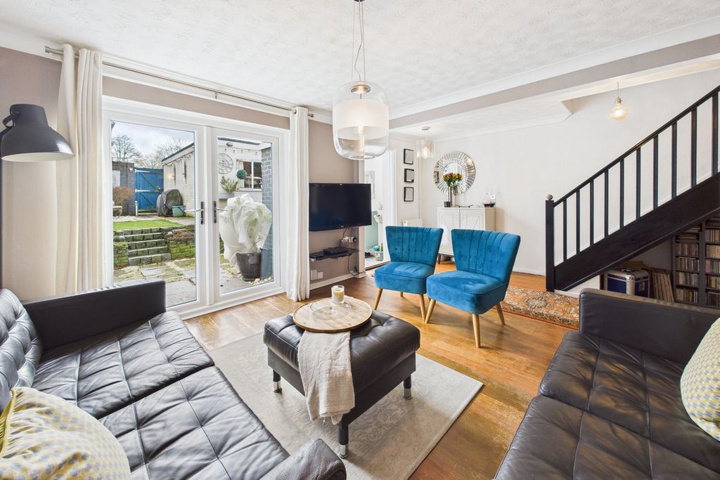 Property photo 2 of 19