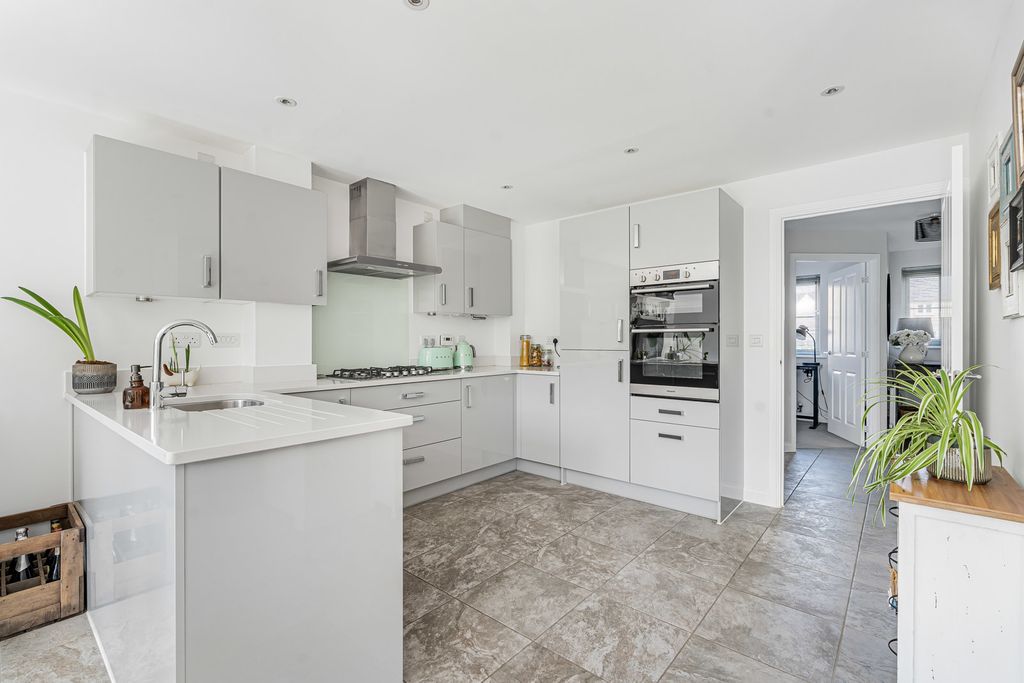 Property photo 3 of 22 Kitchen Dining