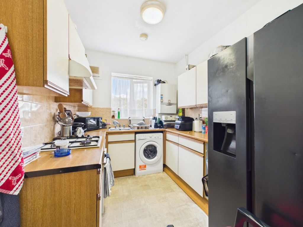 Property photo 3 of 9 6097353