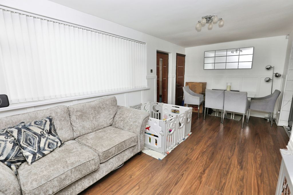 Property photo 3 of 15 Lounge/Dining Room