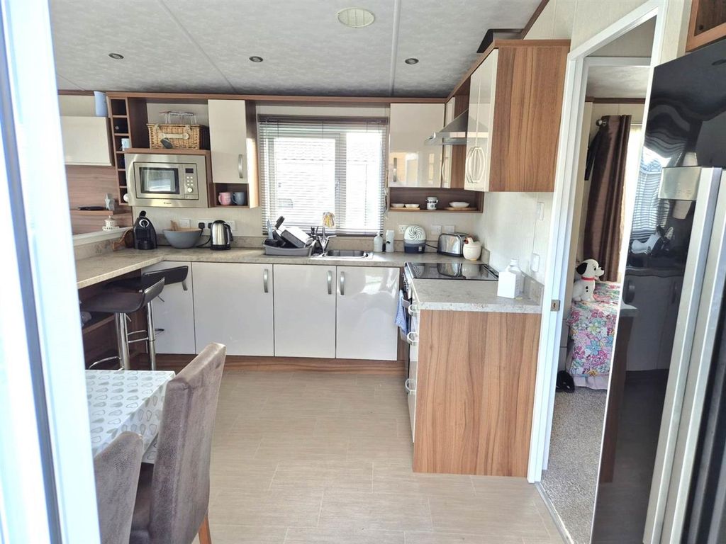 Property photo 2 of 22 528-2.Jpg