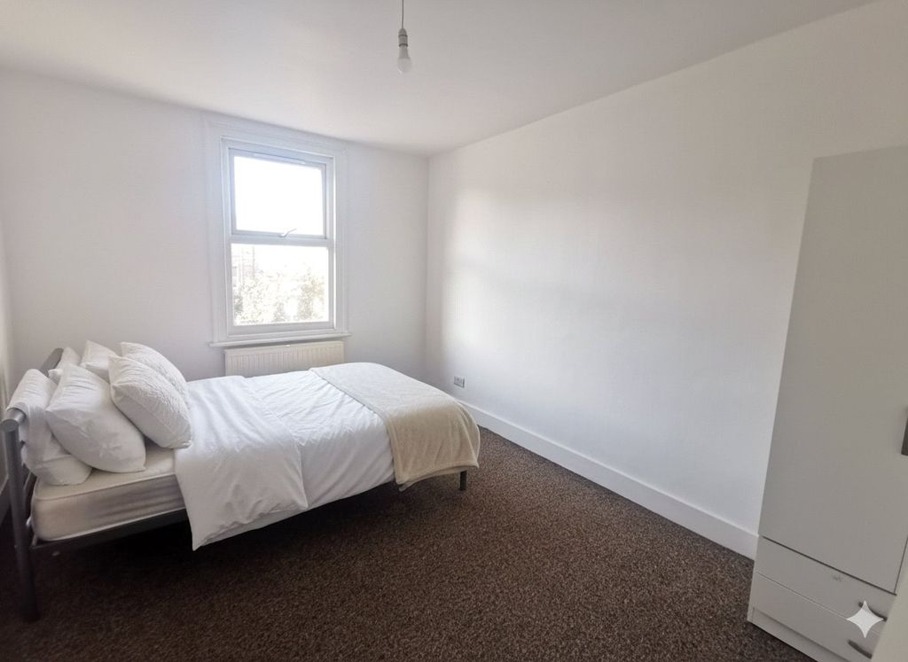 Property photo 3 of 10 Picture No. 16