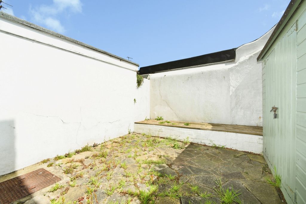 Property photo 3 of 17 Pbox-Img.Jpg