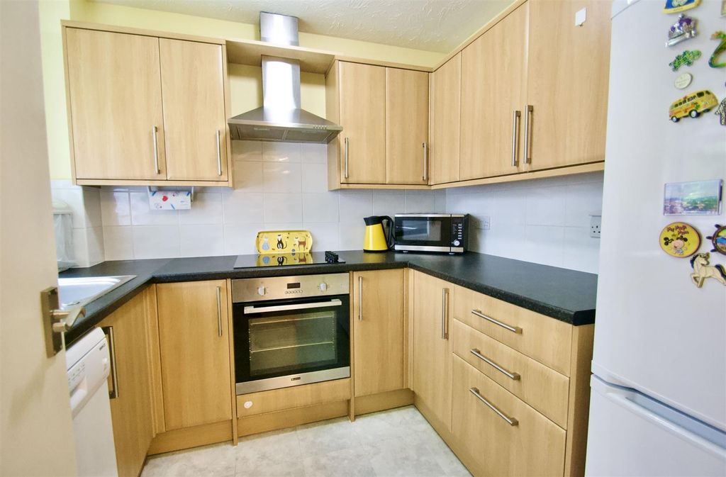 Property photo 2 of 8