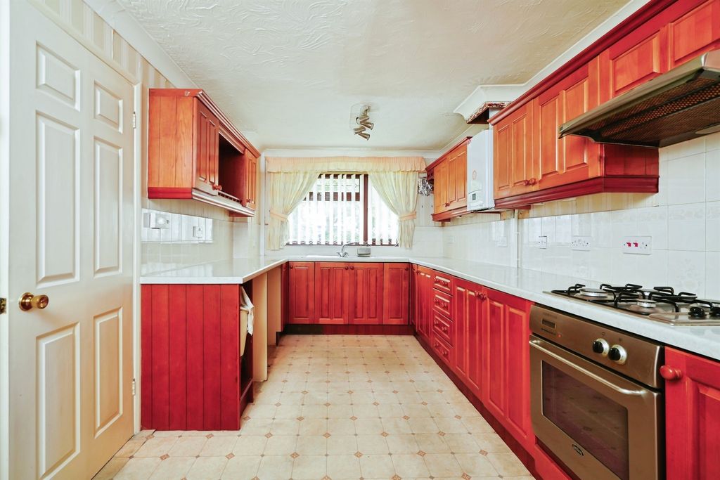 Property photo 3 of 17