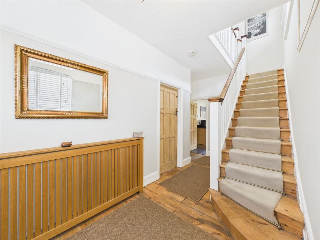 Property photo 2 of 22 Cam02885G0-Pr0568-Still002.Jpg