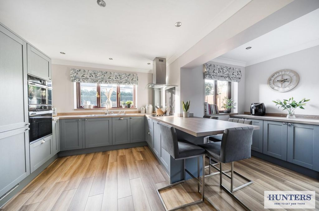 Property photo 3 of 21 d1631374-68d3-42A7-Ab8A-c2446Efbded2.Jpg