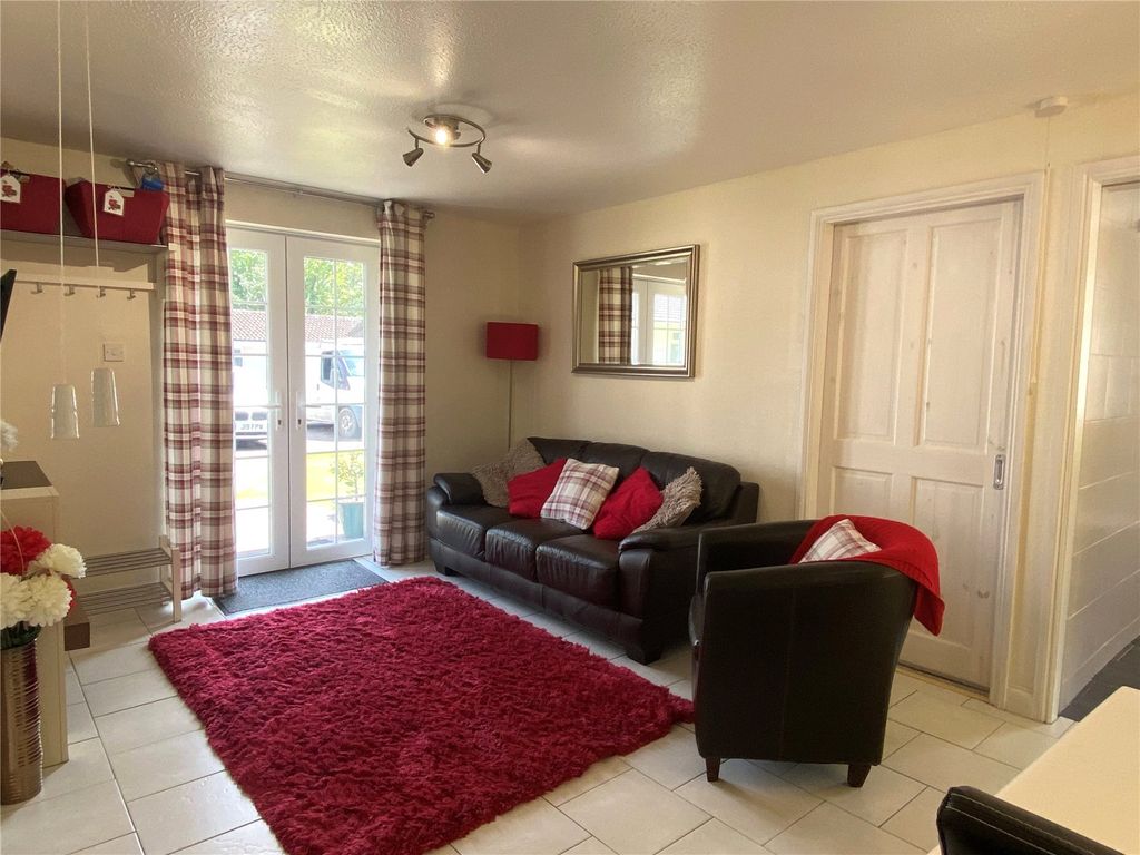 Property photo 3 of 11 Picture No. 06