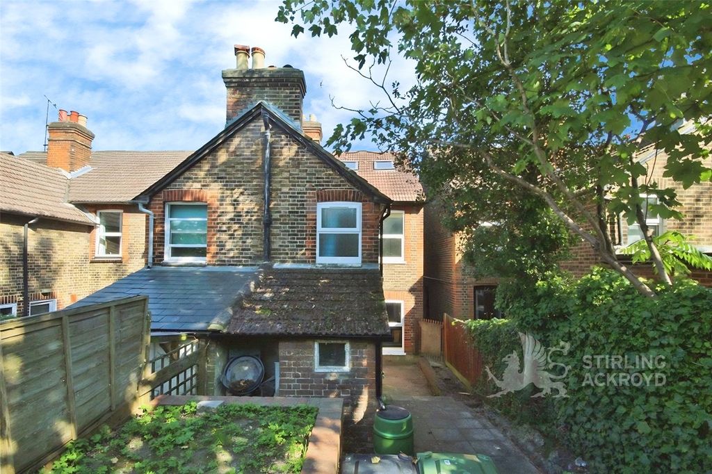 Property photo 1 of 8 External