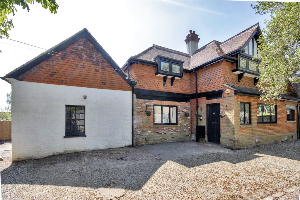 Property photo 1 of 26 Rusthall House Cott