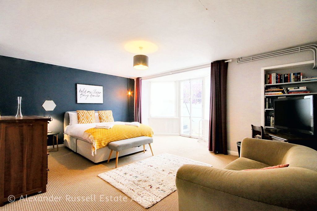 Additional image 11 of 2 bed flat for saleAlbion Hill, Ramsgate CT11
