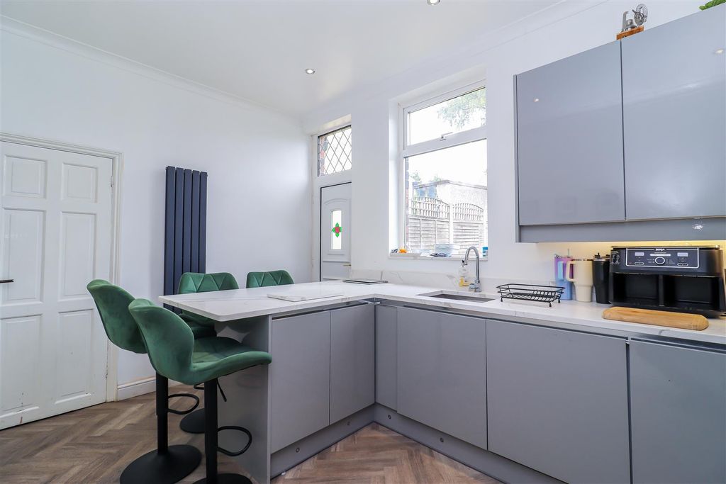 Property photo 3 of 10 Kitchen/Diner