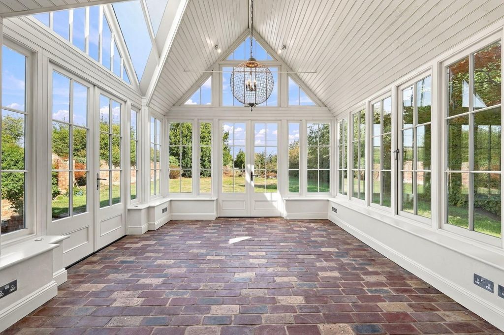 Property photo 2 of 35 Sun Room