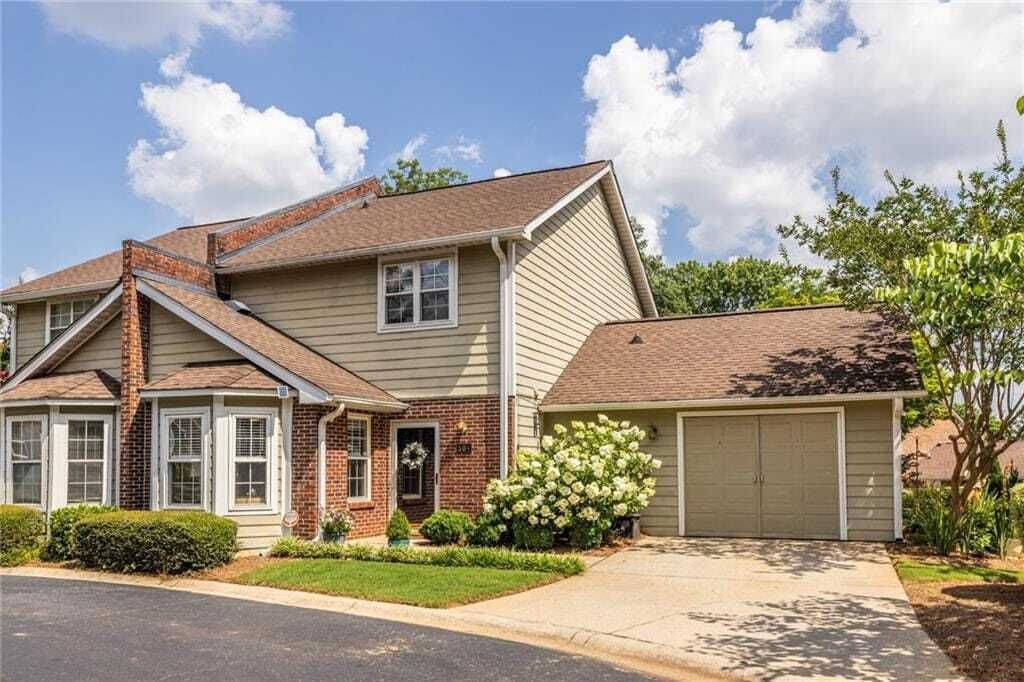 Property photo 1 of 31