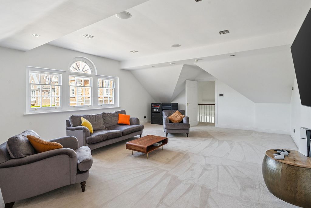 Additional image 16 of 8 bed detached house for saleHolbrook Lane, Chislehurst BR7