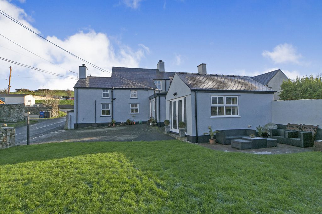 Property photo 1 of 15