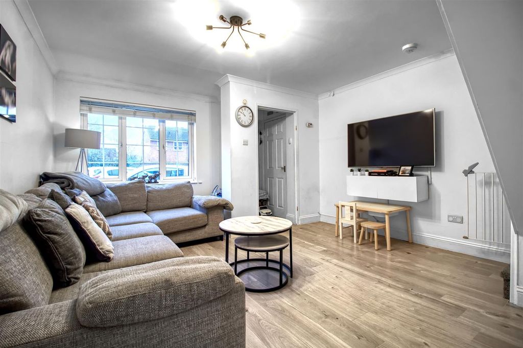 Property photo 3 of 14 Lounge 2.Jpg
