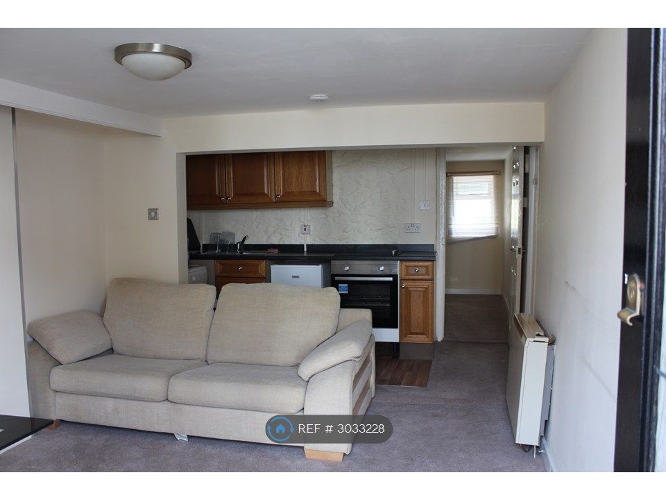 Property photo 2 of 7 Living Area