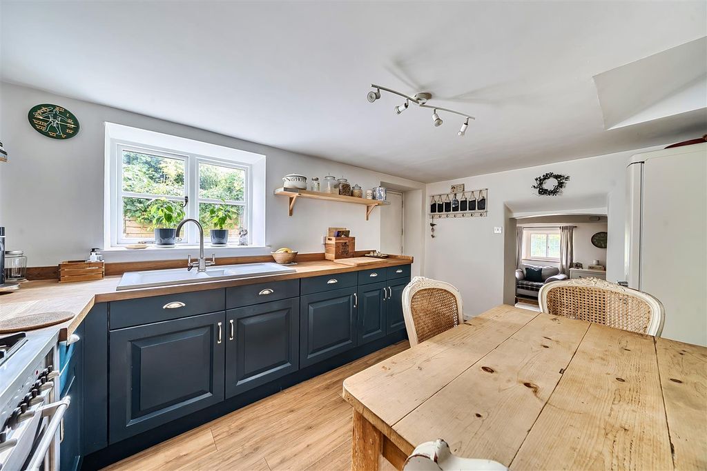 Property photo 3 of 22 Kitchen