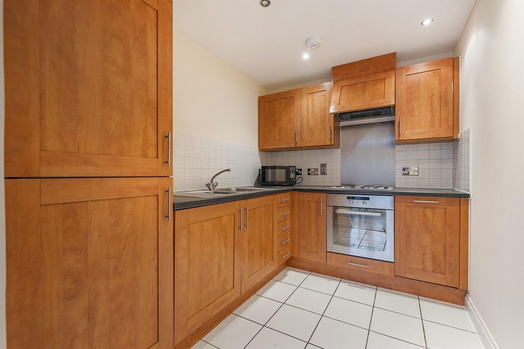 Property photo 2 of 9 Kitchen