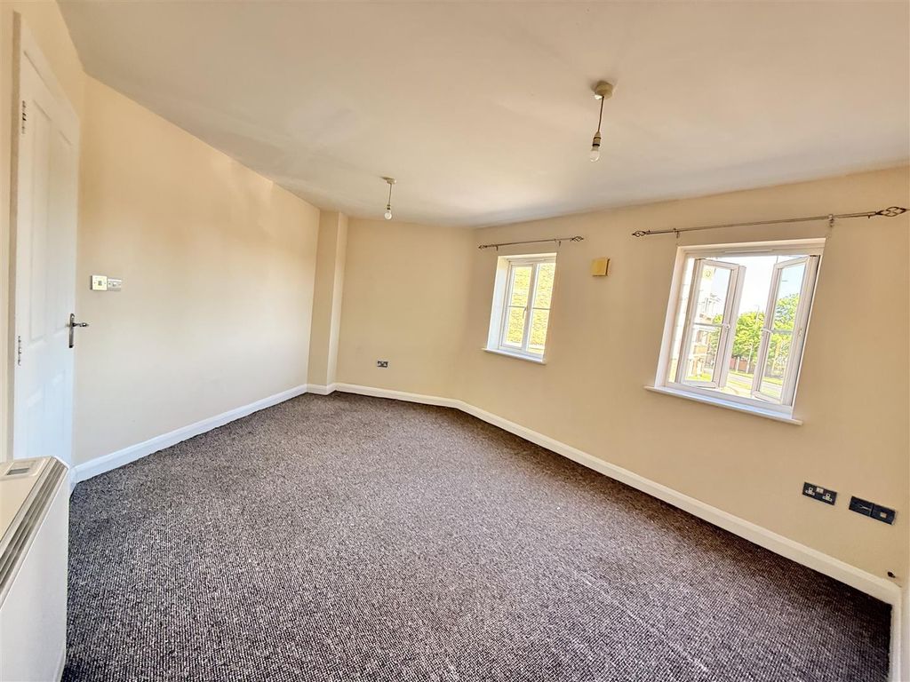 Property photo 2 of 6 Living Room