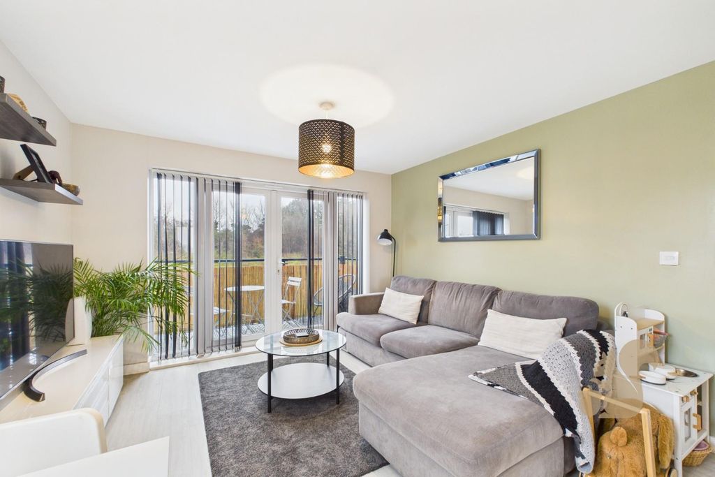 Property photo 3 of 21 Cam01659G0-Pr0688-Still017.Jpg